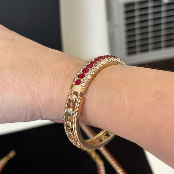 3 piece vintage Monet rhinestone cystal set - Picture 7 of 12